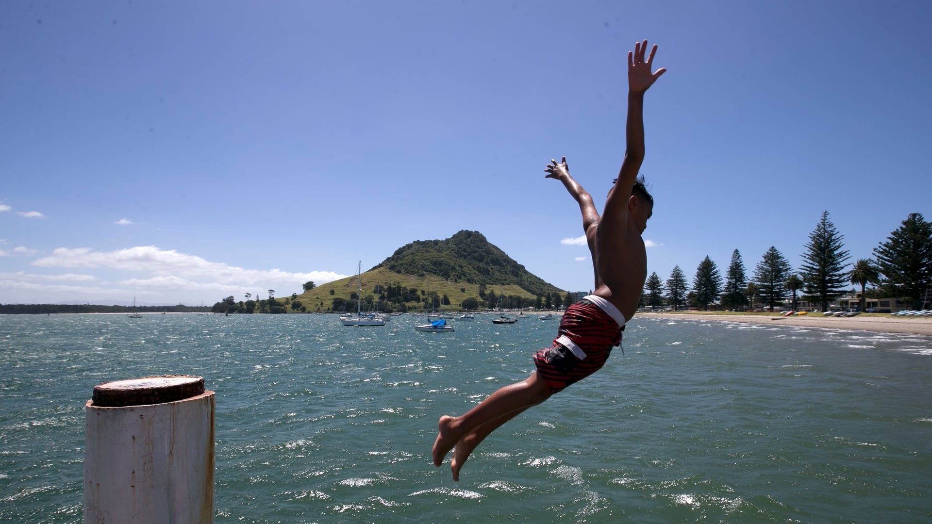 Heat alerts have been issued in 15 towns and cities for tomorrow, including Tauranga and Whakatāne in Bay of Plenty. Photo / Alan Gibson