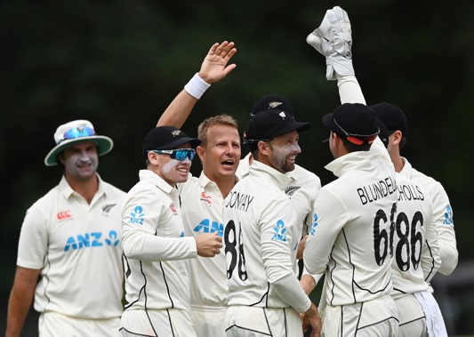 The Black Caps celebrate a Neil Wagner wicket. (Photo / Photosport)