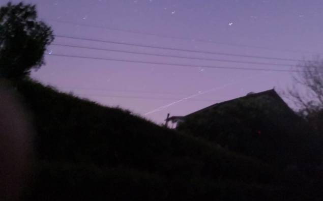 Photo of Les satellites SpaceX Starlink d’Elon Musk repérés dans le ciel d’Oakland