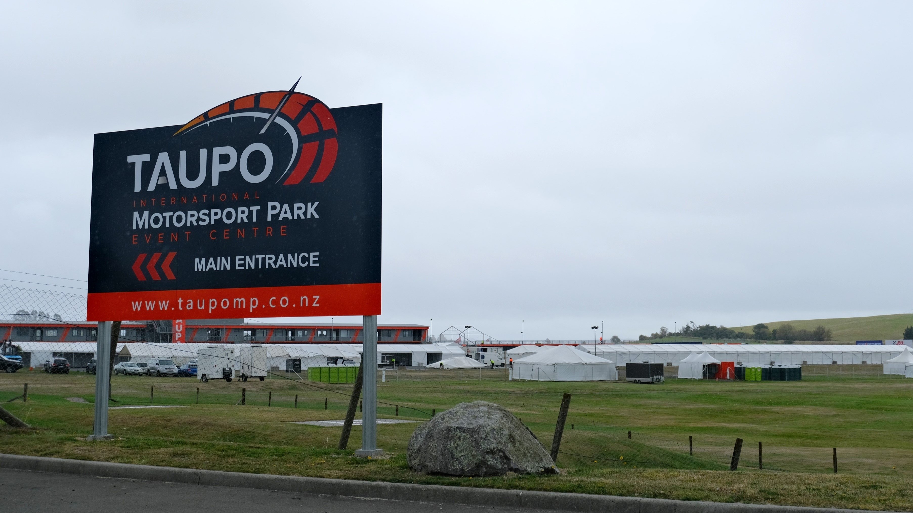 "Everybody's upbeat": Taupō's 'buzzing' ahead of first leg of Supercars double-header 