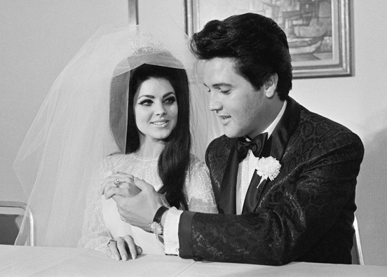 Priscilla and Elvis Presley on their wedding day in 1967. Photo /Getty