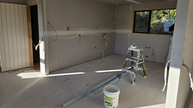 Damion and his family are waiting on $16,000 worth of appliances from Kitchen Things to be delivered so their kitchen renovation can be completed.