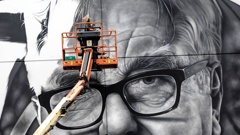 Kiwi artist Owen Dippie painting Kiwi born New York-based artist Max Gimblett. Photo / Michael Craig