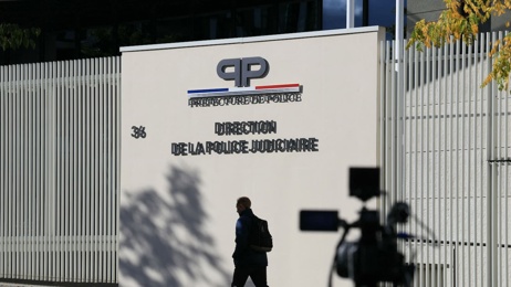 Louvre jewels still missing after arrests