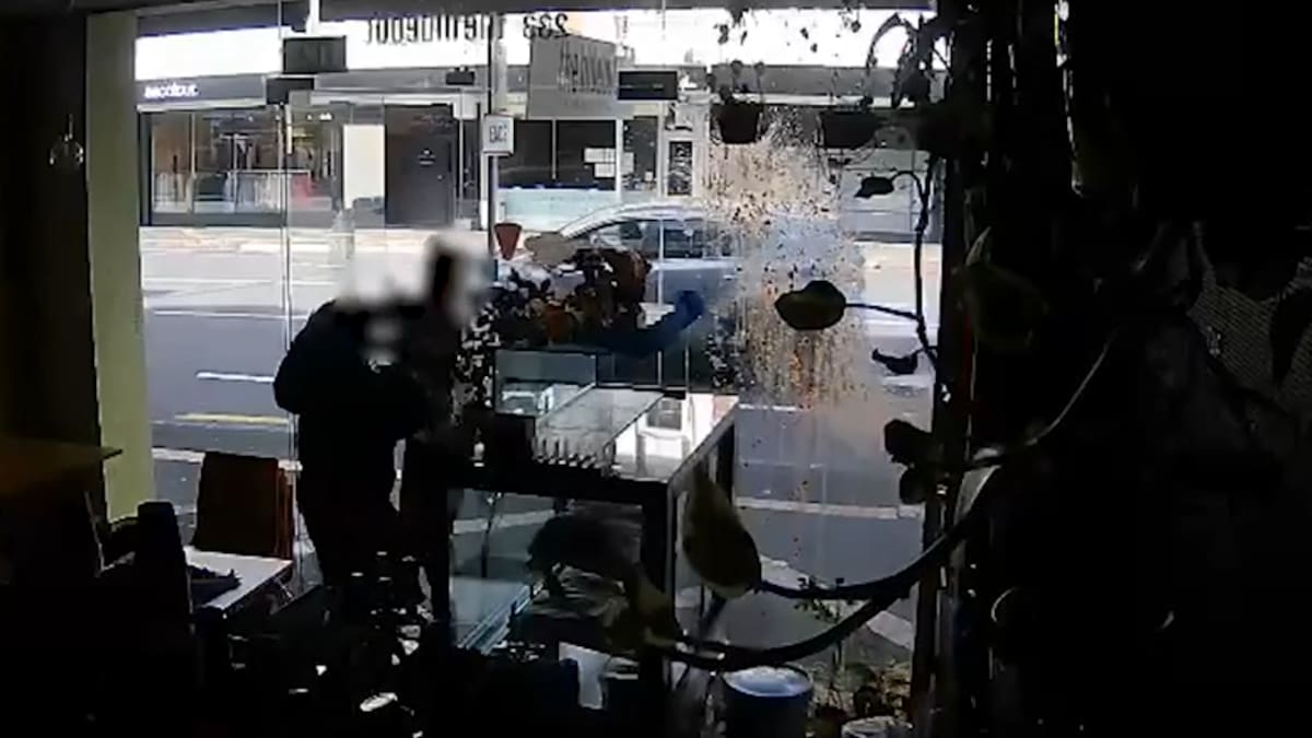 Charges laid after pot of spaghetti tossed at cafe window