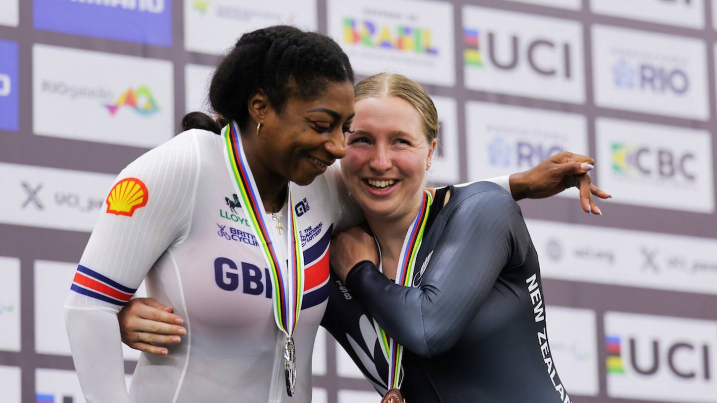 Rotorua’s Siobhan Terry (right) on the podium with Great Britain's Kadeena Cox at the UCI Para-cycling Track World Championships in Brazil. Photo / SWPix