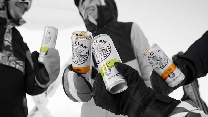 US hard seltzer brand White Claw is making its way to New Zealand.