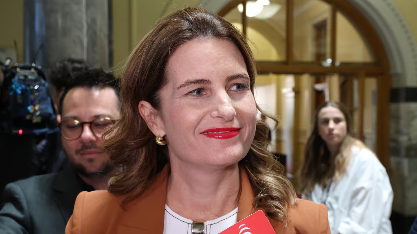 &#x2018;Clowns to the left of me, jokers to the right&#x2019;: Nicola Willis hits back as debate reaches deadlock