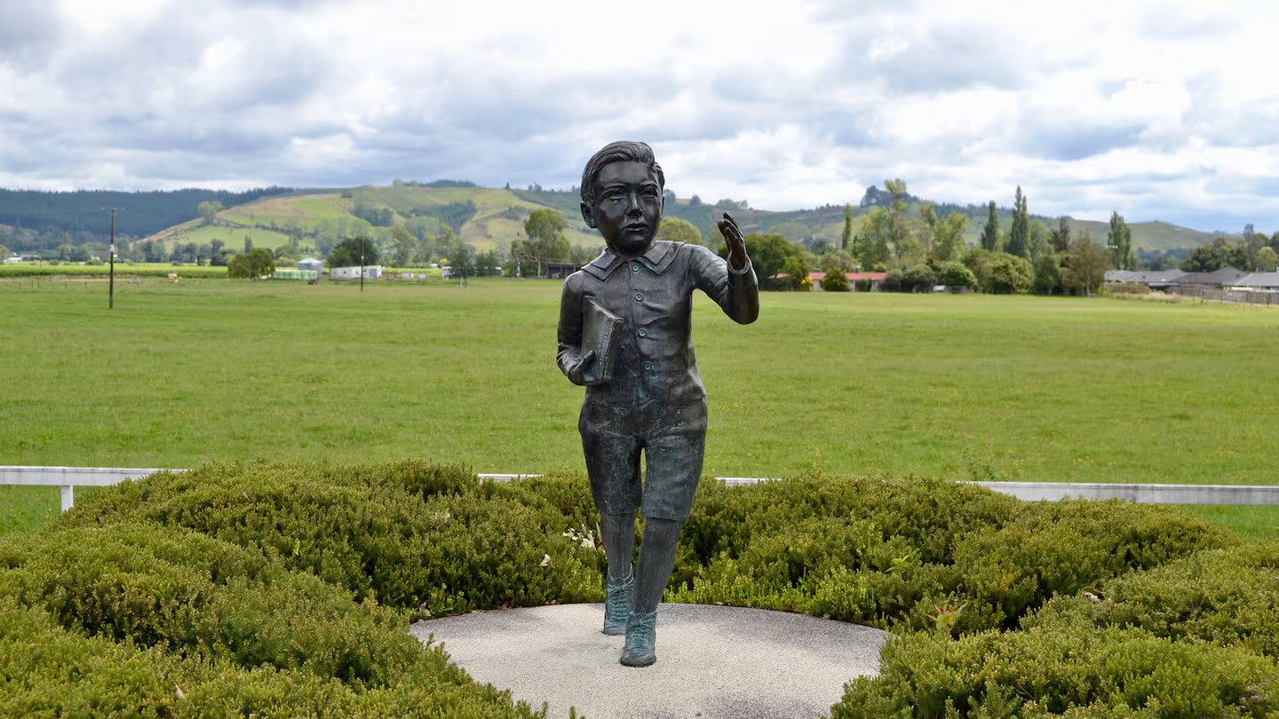 Lord Rutherford memorial. Photo / Jane King