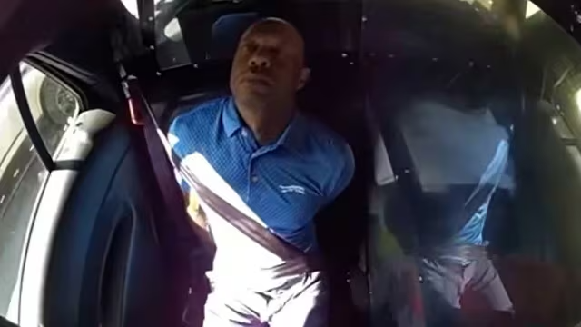 Tiger Woods tells police he was on phone with 'the president' after crash