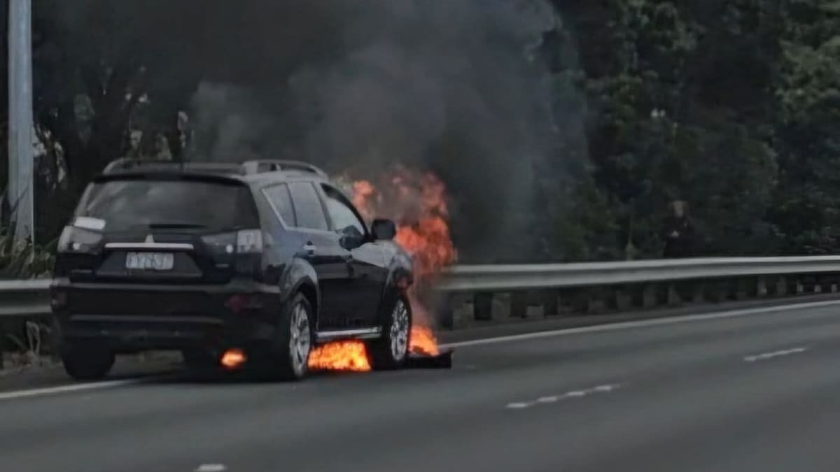 Car fire blocks lane on SH1 in Wellington