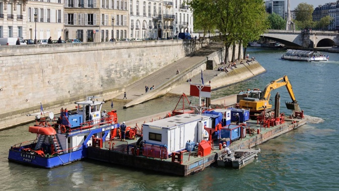 Previous efforts to clean the Seine river in Paris included dredging. Photo / Myrabella, Wiki Commons