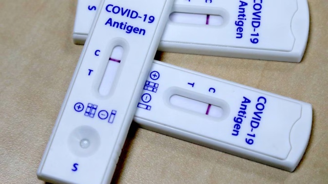 National rates of Covid-19 have surged to their highest levels since New Zealand’s fifth wave began, the latest wastewater data shows, as the Government mulls whether to stop funding free test kits at pharmacies. Photo / Bevan Conley