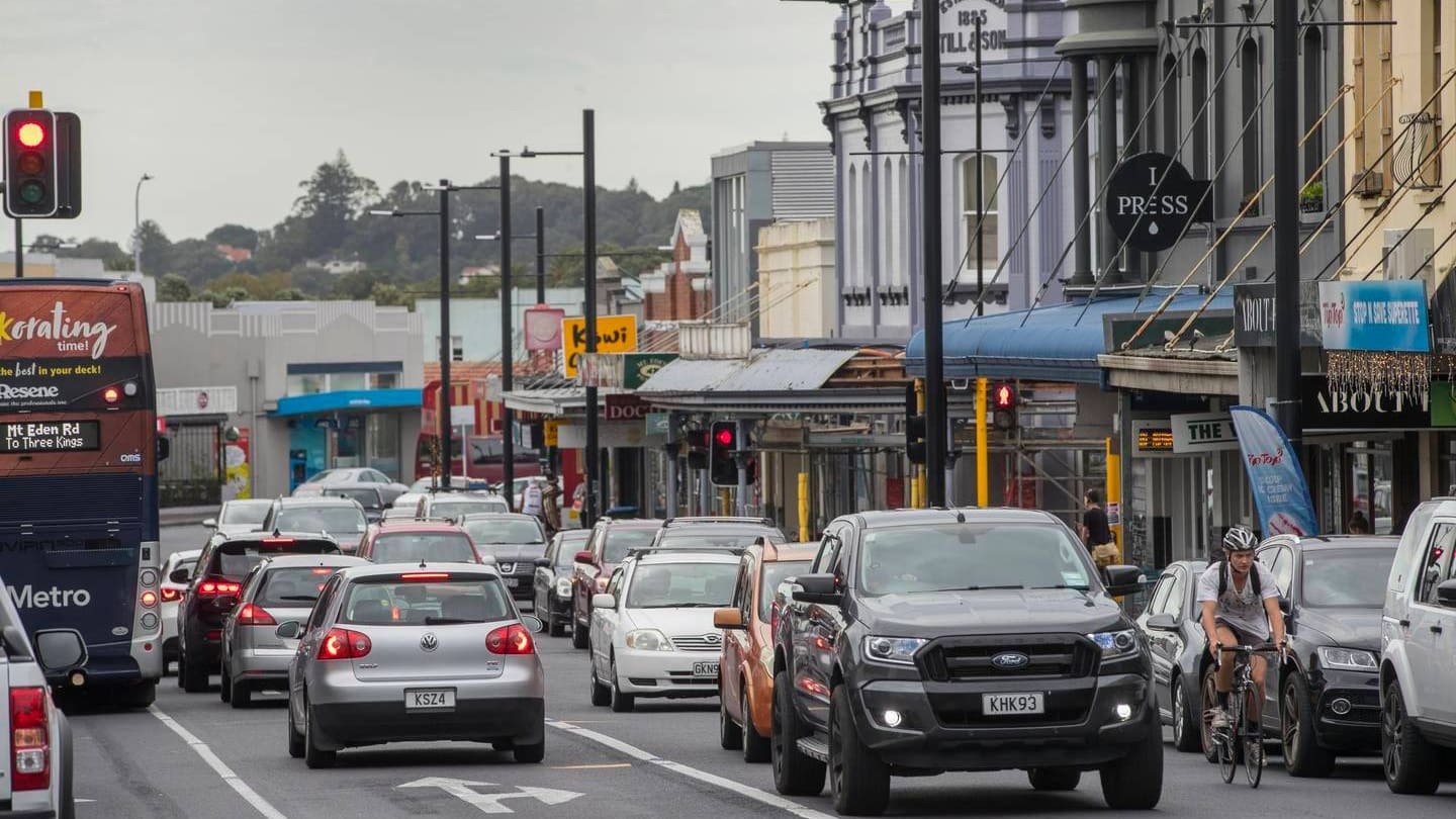 'Totally unacceptable': Driver sprayed with fire extinguisher on Auckland bus
