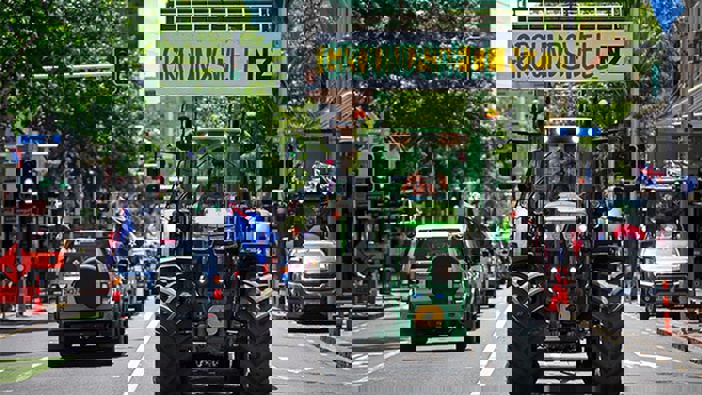 T Photo / Alex Burton