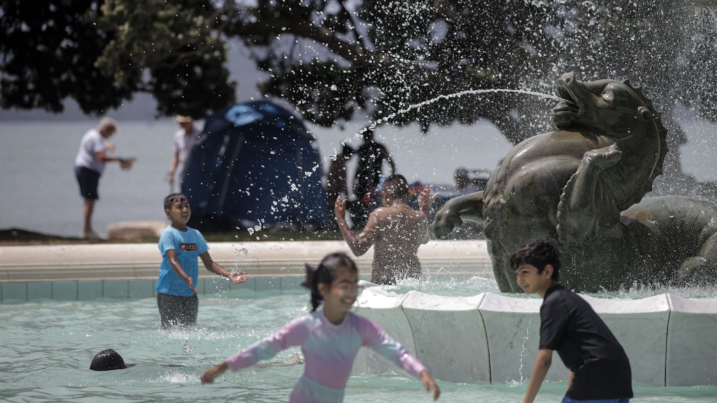 Weather: Fire risk with temperatures set to soar amid strong wind, scorching heat