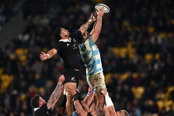 Lineouts were again an issue for the All Blacks last night. Photo / Photosport