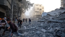 Israel resumes Gaza strikes, accusing Hamas of violating truce deal