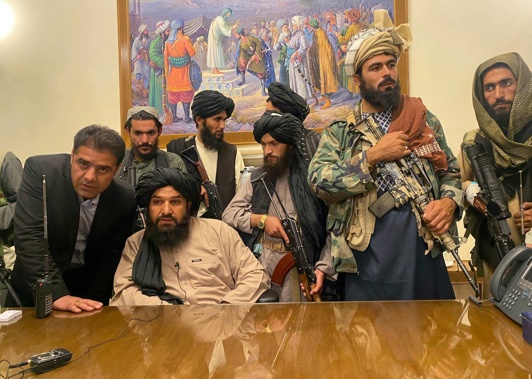 Taliban fighters take control of Afghan presidential palace after the Afghan President Ashraf Ghani fled the country, in Kabul. (Photo / AP)