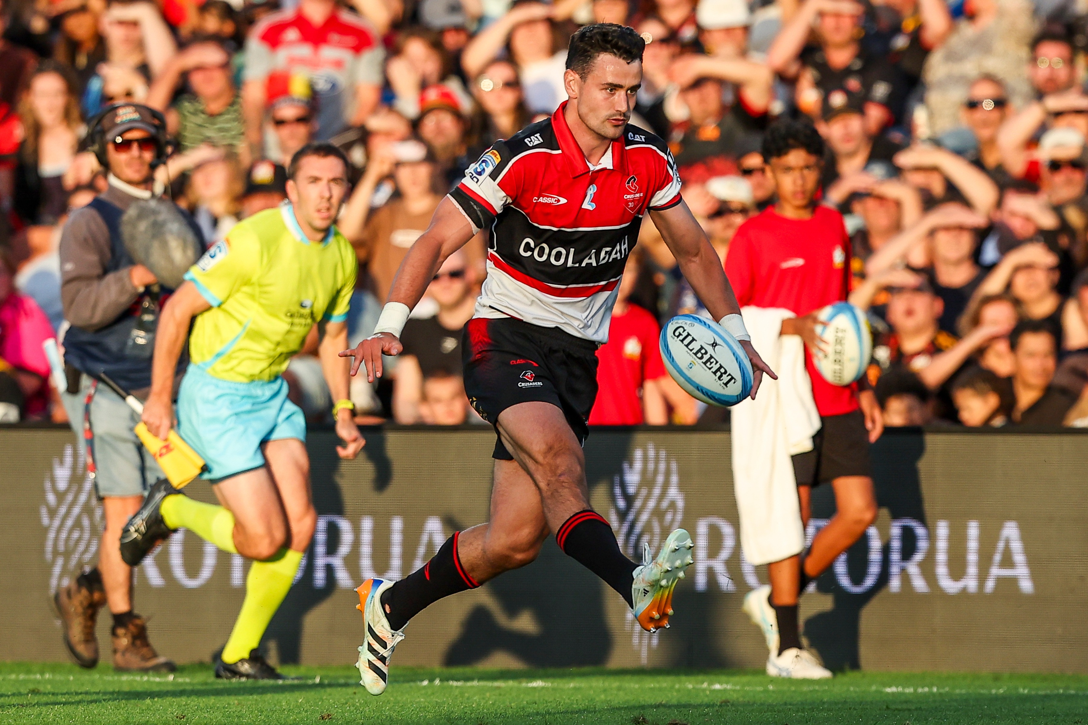 Crusaders beat out Chiefs 43-33 in Hamilton 