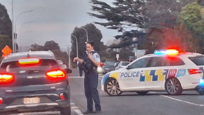 Police cordons on Gisborne's Ormond Rd on Monday morning after a critical incident. Photo / Murray Robertson