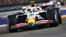 Lawson's pit gamble fails as he endures difficult weekend in Singapore