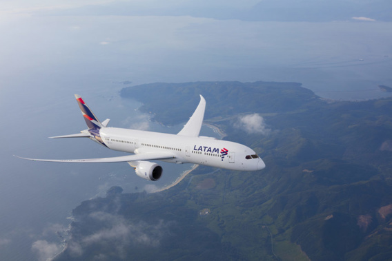 thumbnail_LATAM Airlines Dreamliner. Credit LATAM