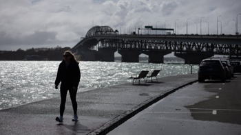 Blustery burst ahead: North Island braces for storm, Harbour Bridge threatened