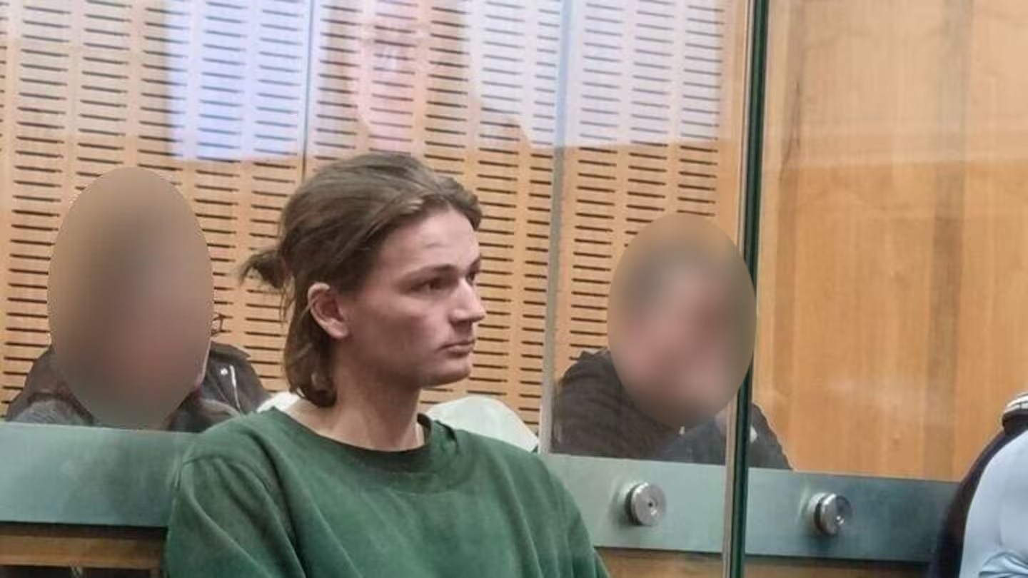 Man shoots brother, rolls the dying man over then walks off, leaving him to die