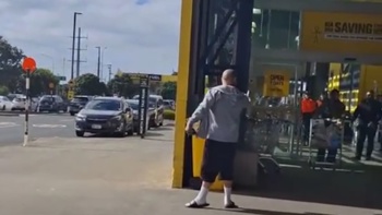 Watch: Man brandishes large knife, allegedly threatens guard at Pak’nSave