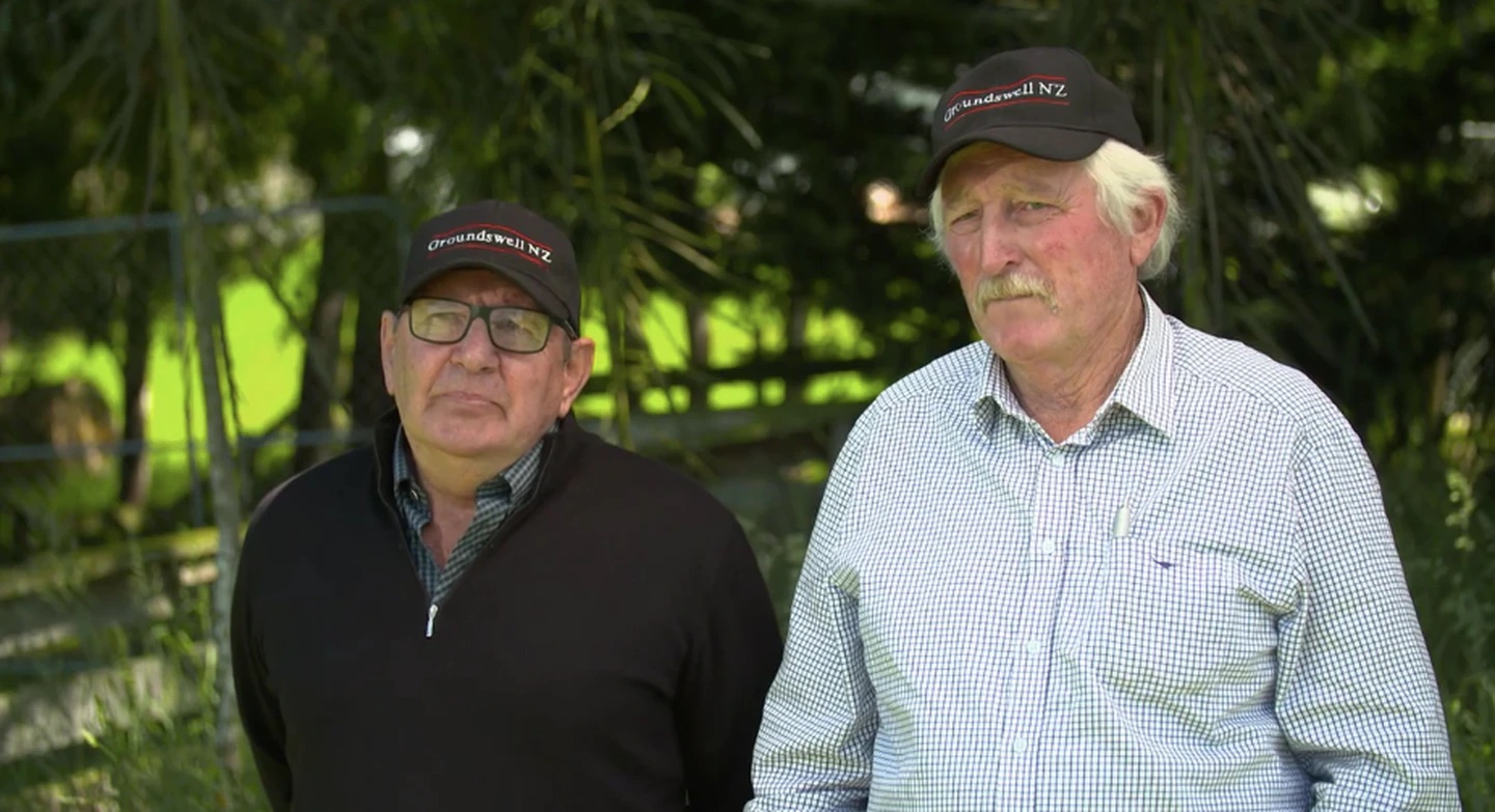 Groundswell NZ co-founder Bryce McKenzie (left) and Laurie Paterson told John Campbell their protests have been hijacked by people with different intentions. (Photo / 1 News)