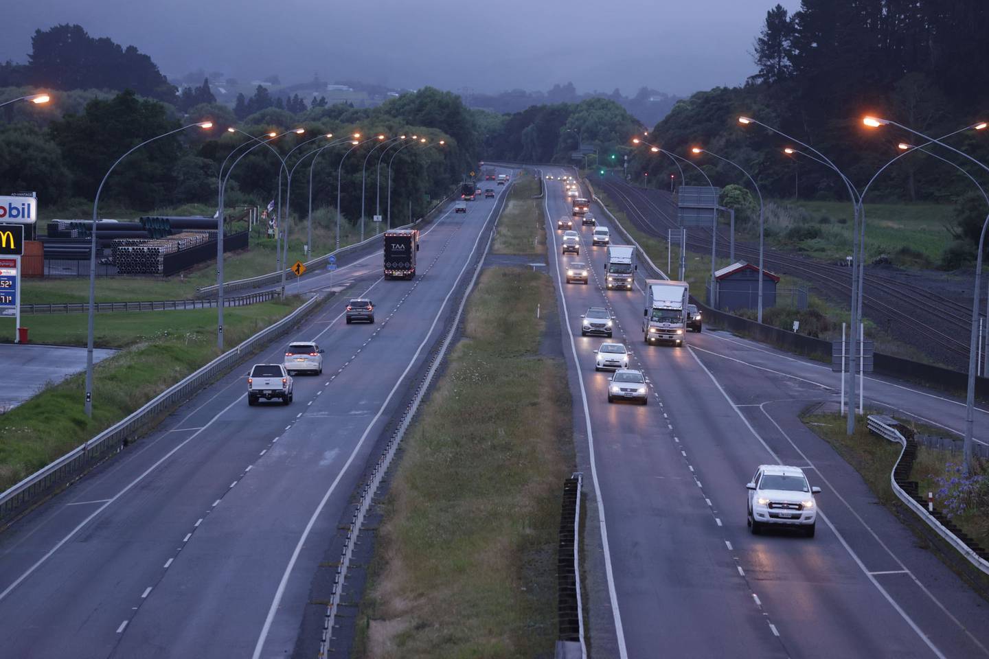 State Highway 1 at Mercer just after 6am today. Photo / Brett Phibbs 