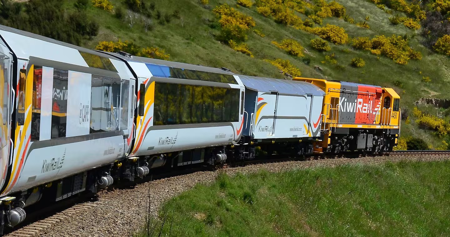 'Absolute idiocy': Tennis player runs in front of train to retrieve ball