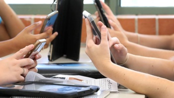 Policy has been "overwhelmingly welcomed": Education Minister on ban on cellphones in schools
