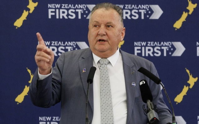 'Prince of the Provinces': Shane Jones receives animal welfare complaints after bringing live crayfish to P...
