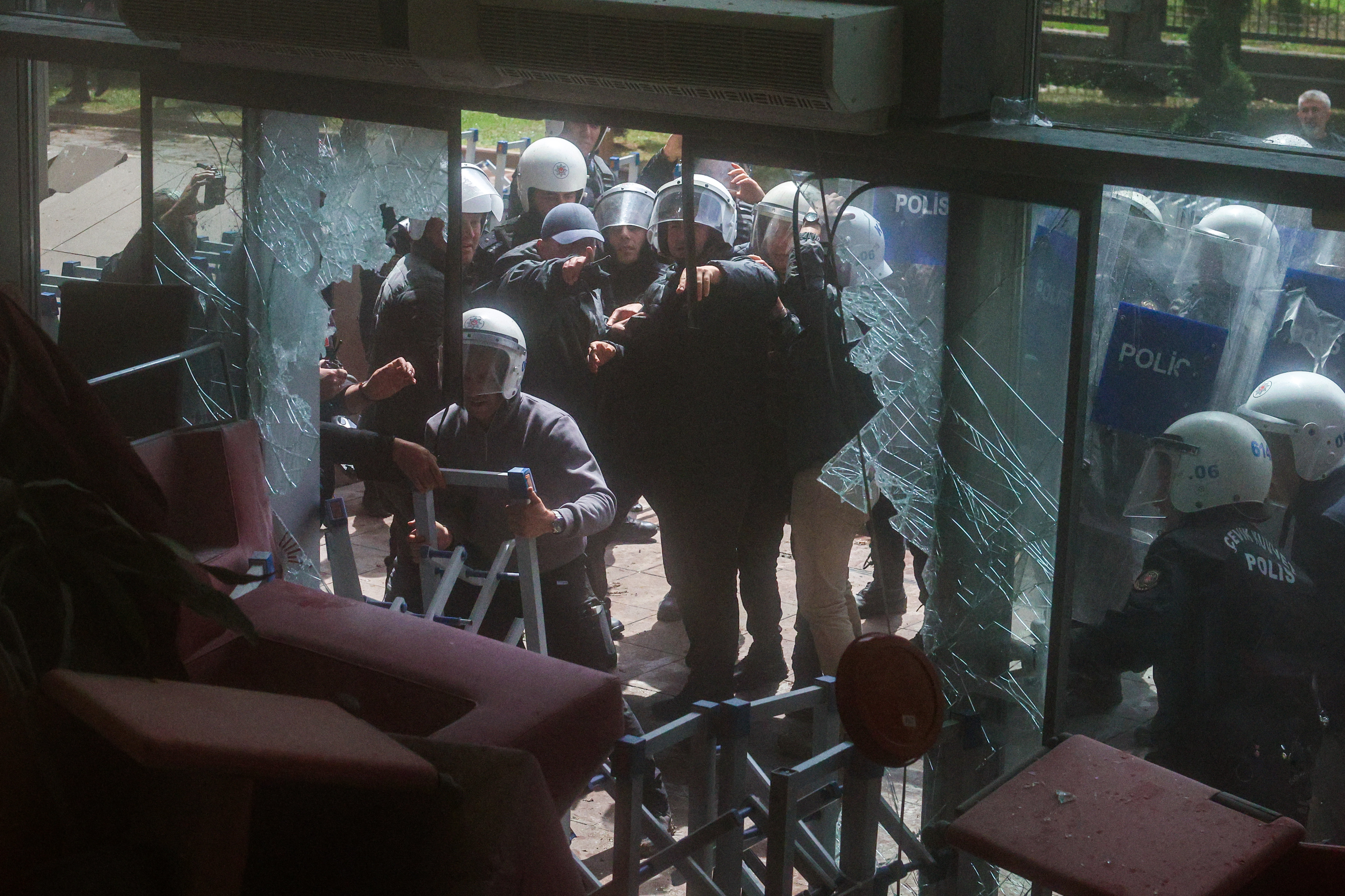 Turkish police storm offices of opposition party