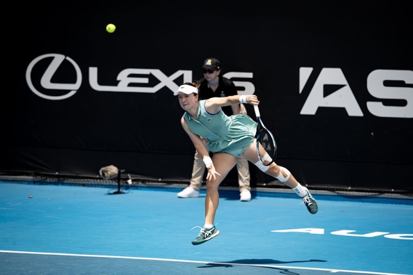Kiwi born player Lulu Sun in action during the ASB Tennis Classic in Auckland. Photo / Dean Purcell