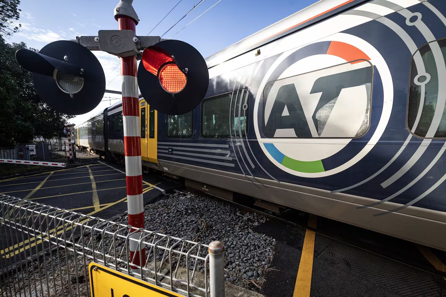 Service chaos: Stranded train near Middlemore halts Eastern and Southern lines