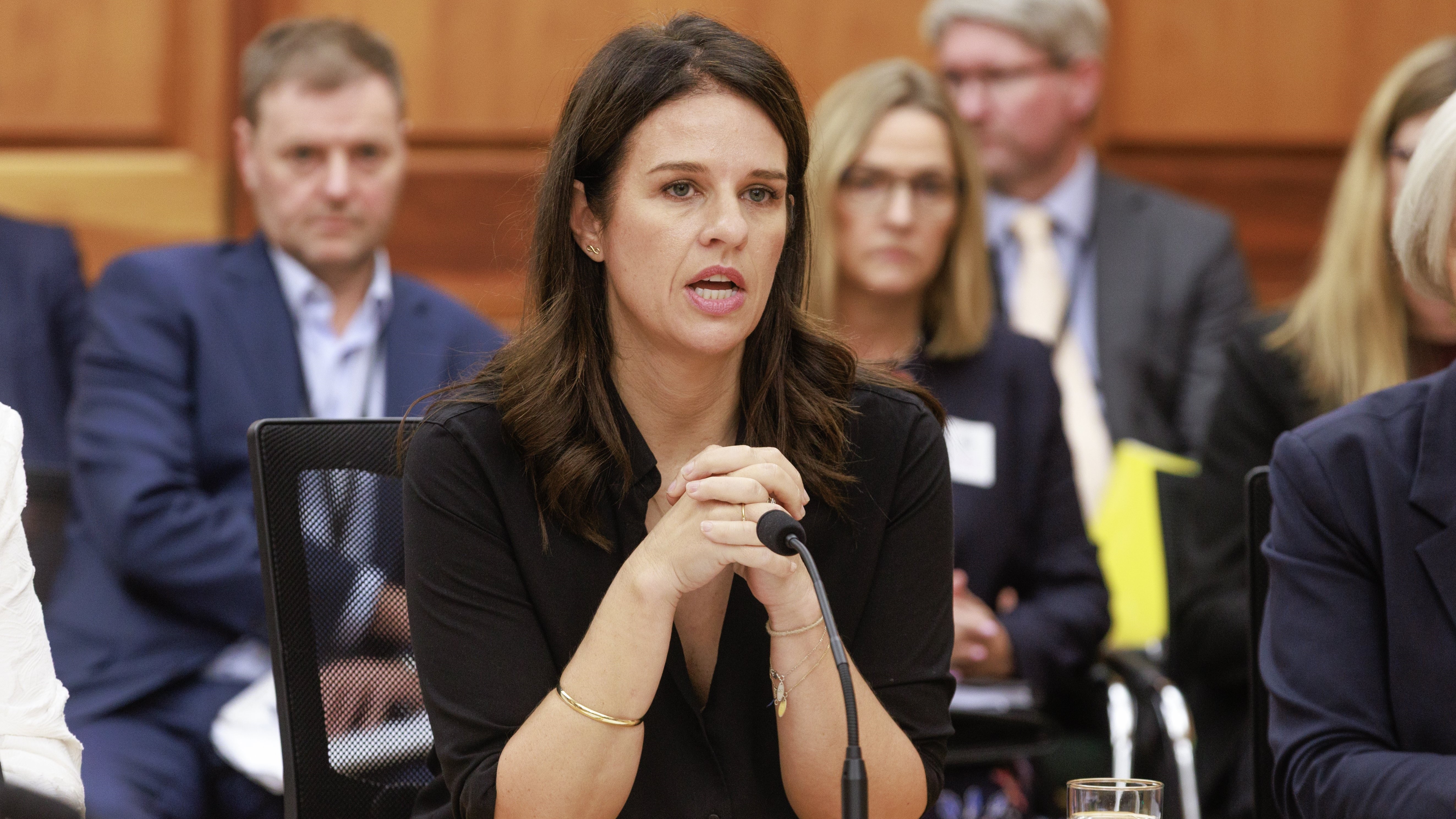 "Fair and reasonable": Education Minister defends pay offer for non-union primary teachers 