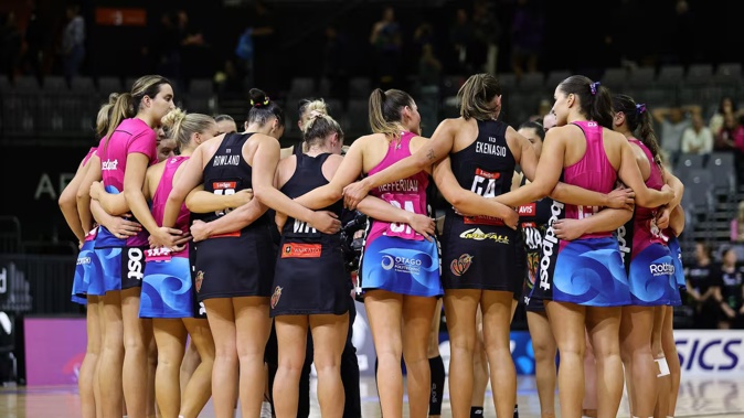 The Magic and the Steel take a moment to huddle after their ANZ Premiership match last year. Photo / Photosport