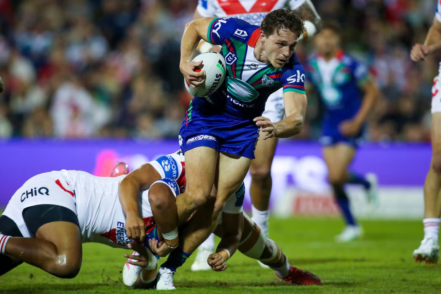 Luke Metcalf signs on with Warriors for two more years 