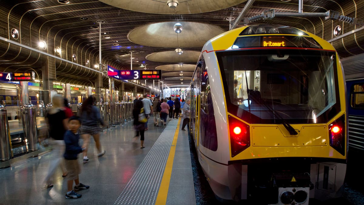Rail closure 'rough patch' as $4 petrol pushes more Aucklanders onto trains