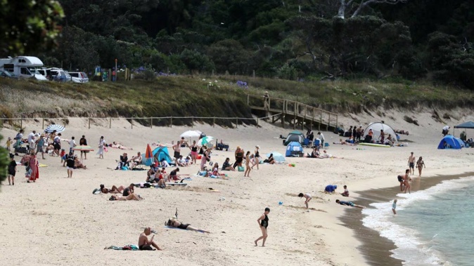 Northlanders and holidaymakers can expect rain tonight and a mostly fine day tomorrow. Photo / Michael Cunningham