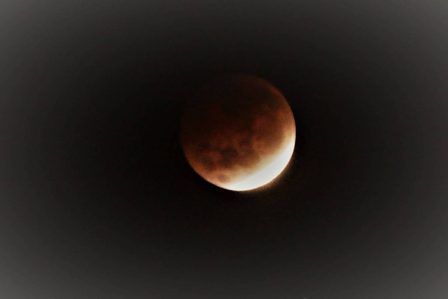 Stardome educator on a once in 800 year blood micro moon spectacle - Newstalk ZB