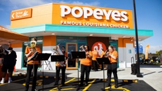 Gridlocked traffic and hours-long queues for new Popeyes Chicken restaurant in Auckland
