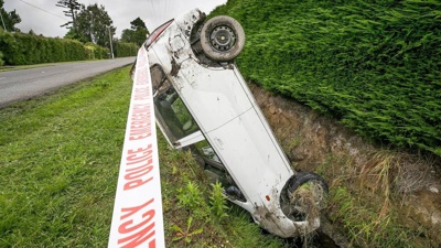 Vertical parking: Driver leaves scene of ditch crash 