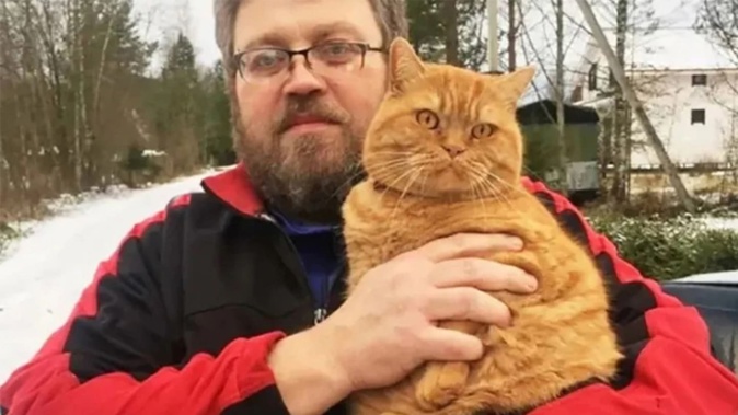 A cat has scratched his owner to death after he tried to stop it running away.