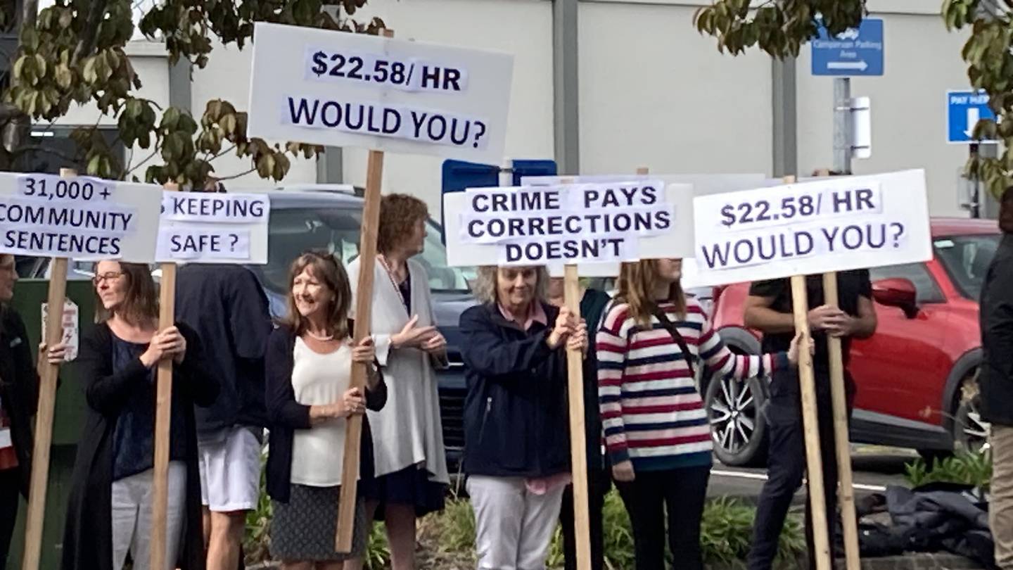 Community Corrections staff picket outside the Hastings courthouse after the rejection of a pay deal.