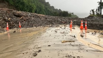 Flights cancelled and power outages as 'powerful weather system' moves up NZ