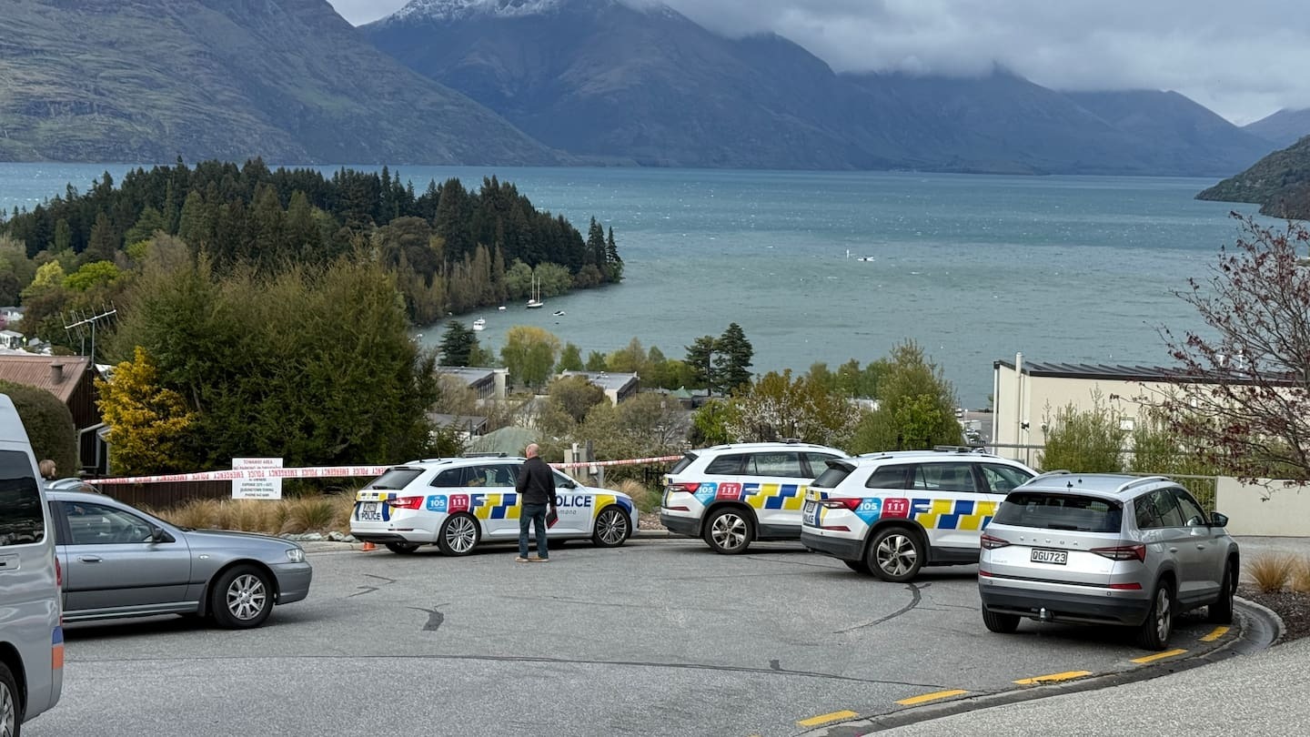 A heavy police presence is at a Kent St address in Queenstown this morning after a sudden death. Photo / Supplied